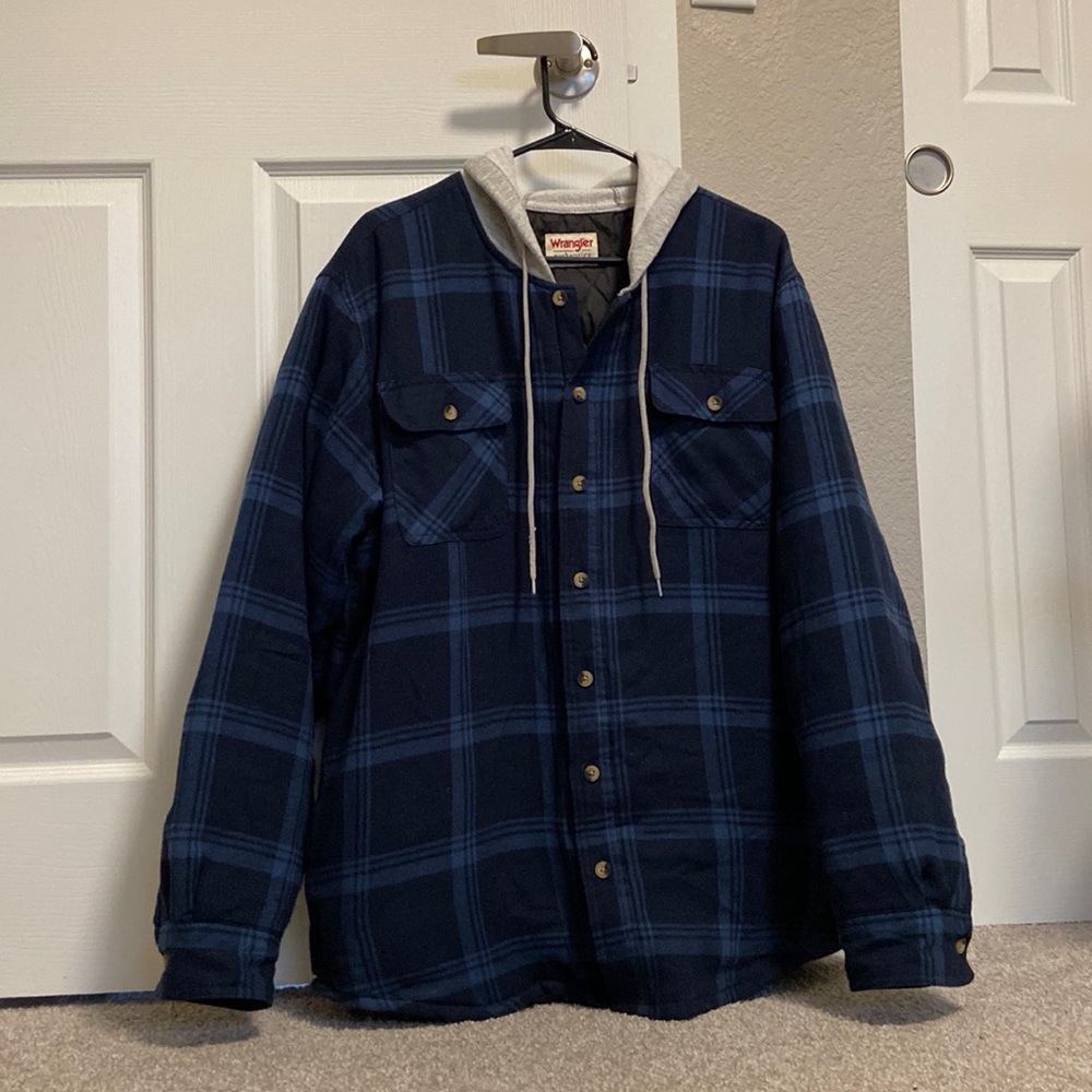 Men’s Wrangler Authentic’s Quilted Flannel Shirt  Jacket in blue